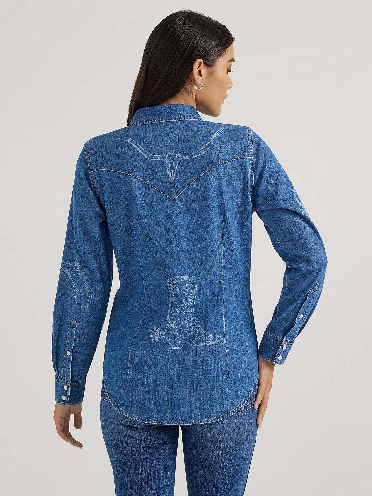 Wrangler Women's Lasered Icons Cowboy Snap Shirt in Medium Wash