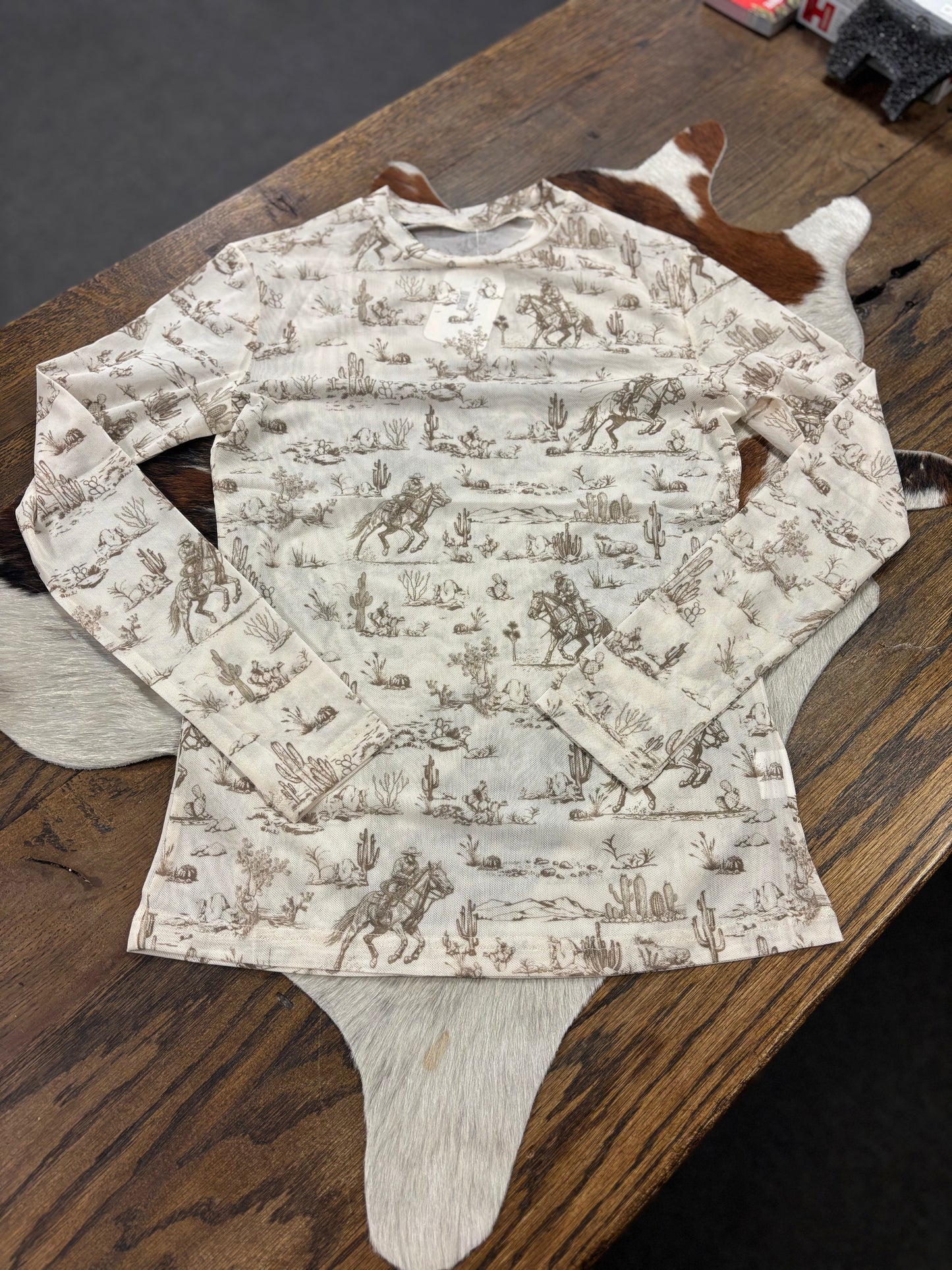 COWBOYS & CACTUS WOMEN'S MESH TOP