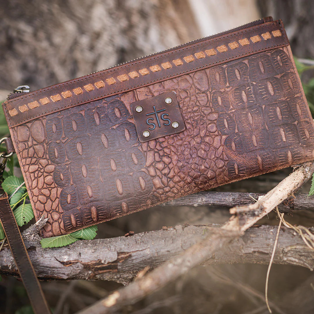 STS RANCHWEAR CATALINA CROC CLUTCH