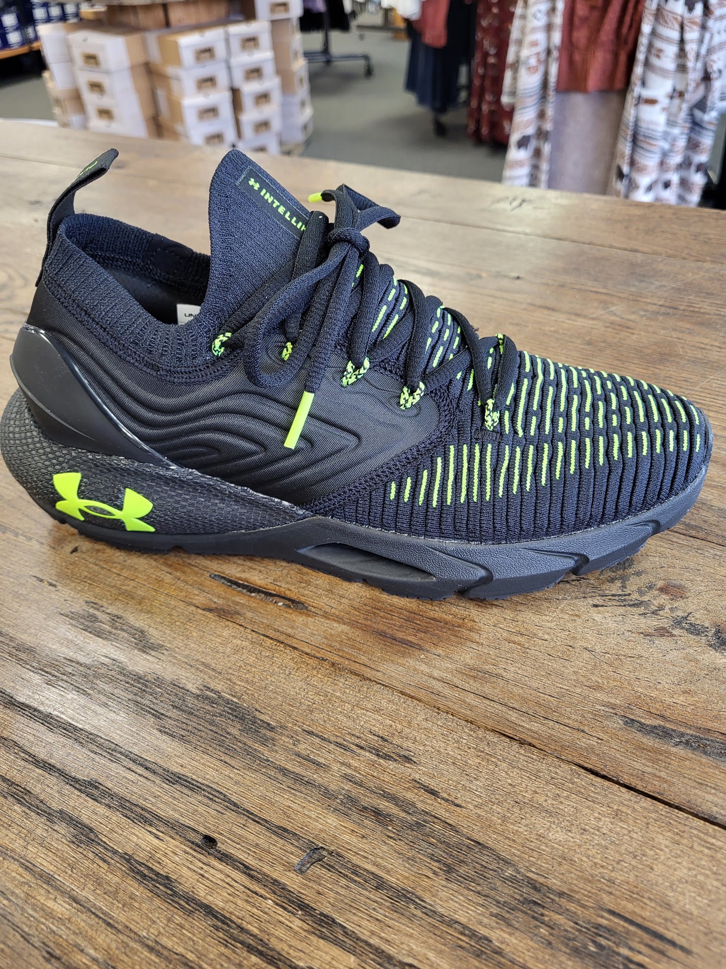 UNDER ARMOUR MENS HOVR PHANTOM 2 INKNT SHOES (BLACK/GREEN)