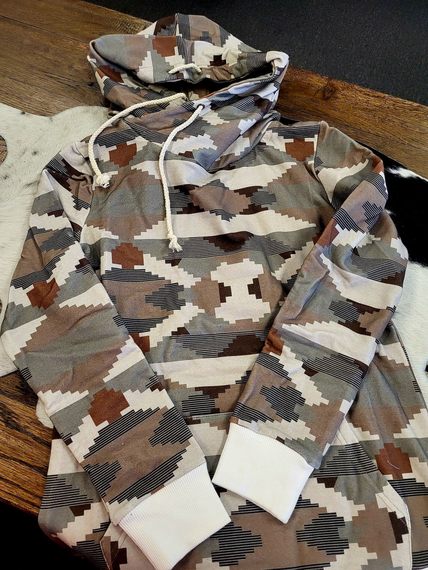 MOJAVE DESERT AZTEC HOODY