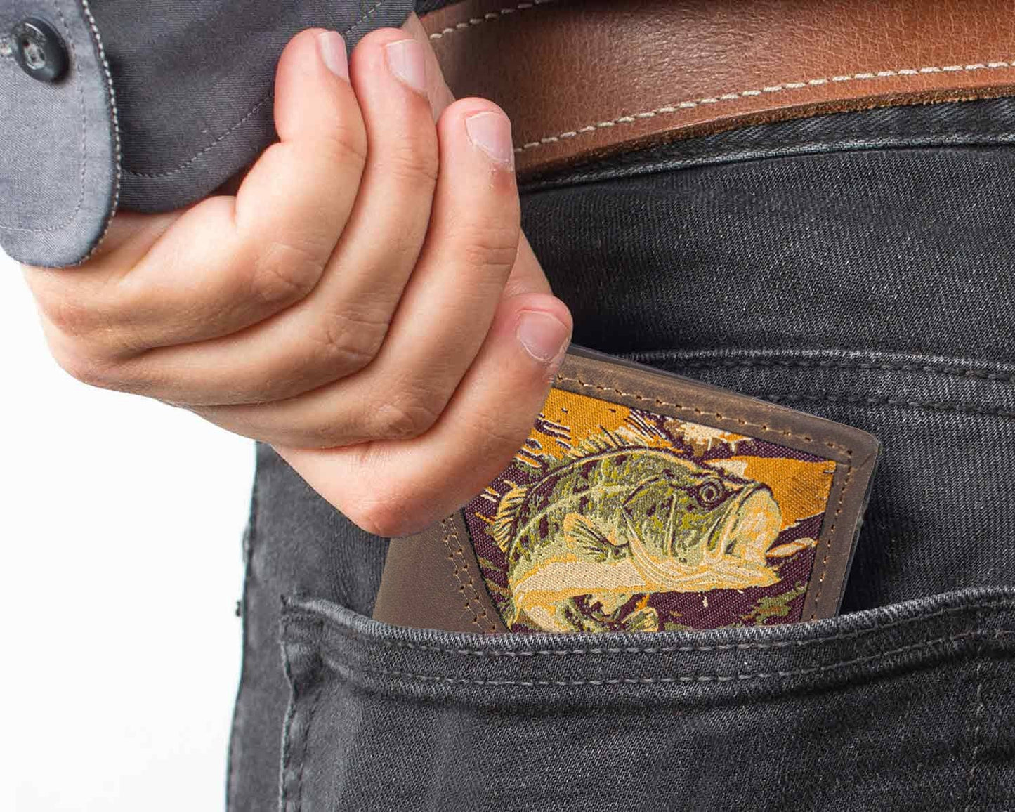 Bass Men's Trifold Woven Patch Leather Wallet.