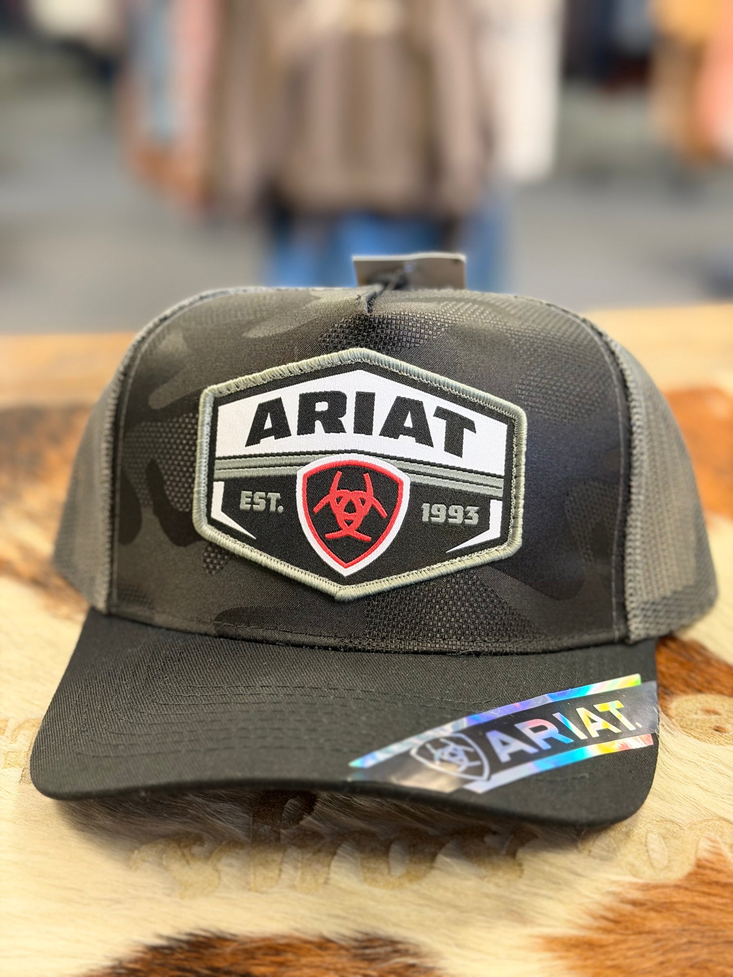 ARIAT BLACK CAMO GREY/RED PATCH