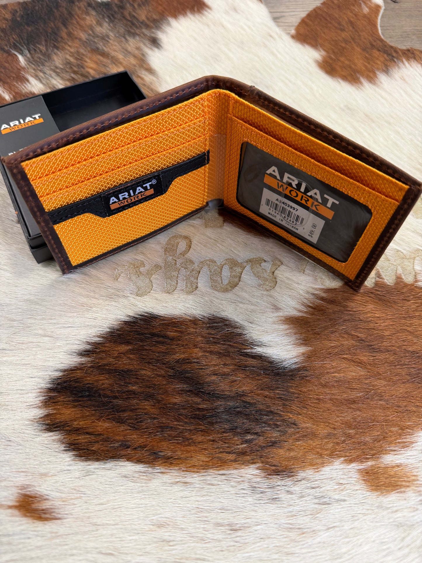 ARIAT MENS SUEDE CAMO BI-FOLD WALLET A3403997