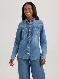 Wrangler Women's Classic Denim Slim Western Snap Shirt
