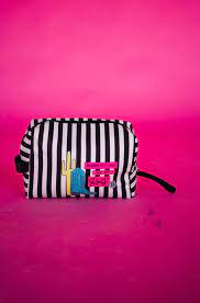 BLAME MY ROOTS TRAVELER BAG