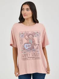 Wrangler®Women's Lainey Wilson Oversized Band Tee