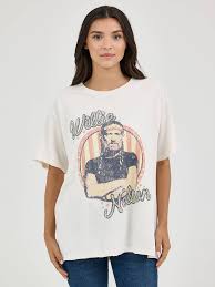 Wrangler®Women's Willie Nelson Oversized Band Tee