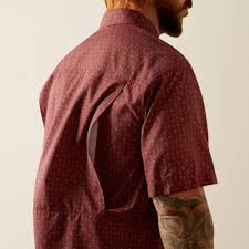ARIAT MENS VENTTEK OUTBOUND SS RED MAHOGANY SHIRT