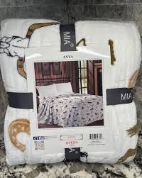 WESTERN VIBES PLUSH QUEEN BLANKET (STEER/HORSE)