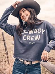 Wrangler Women's Graphic Cropped Relaxed Hoodie