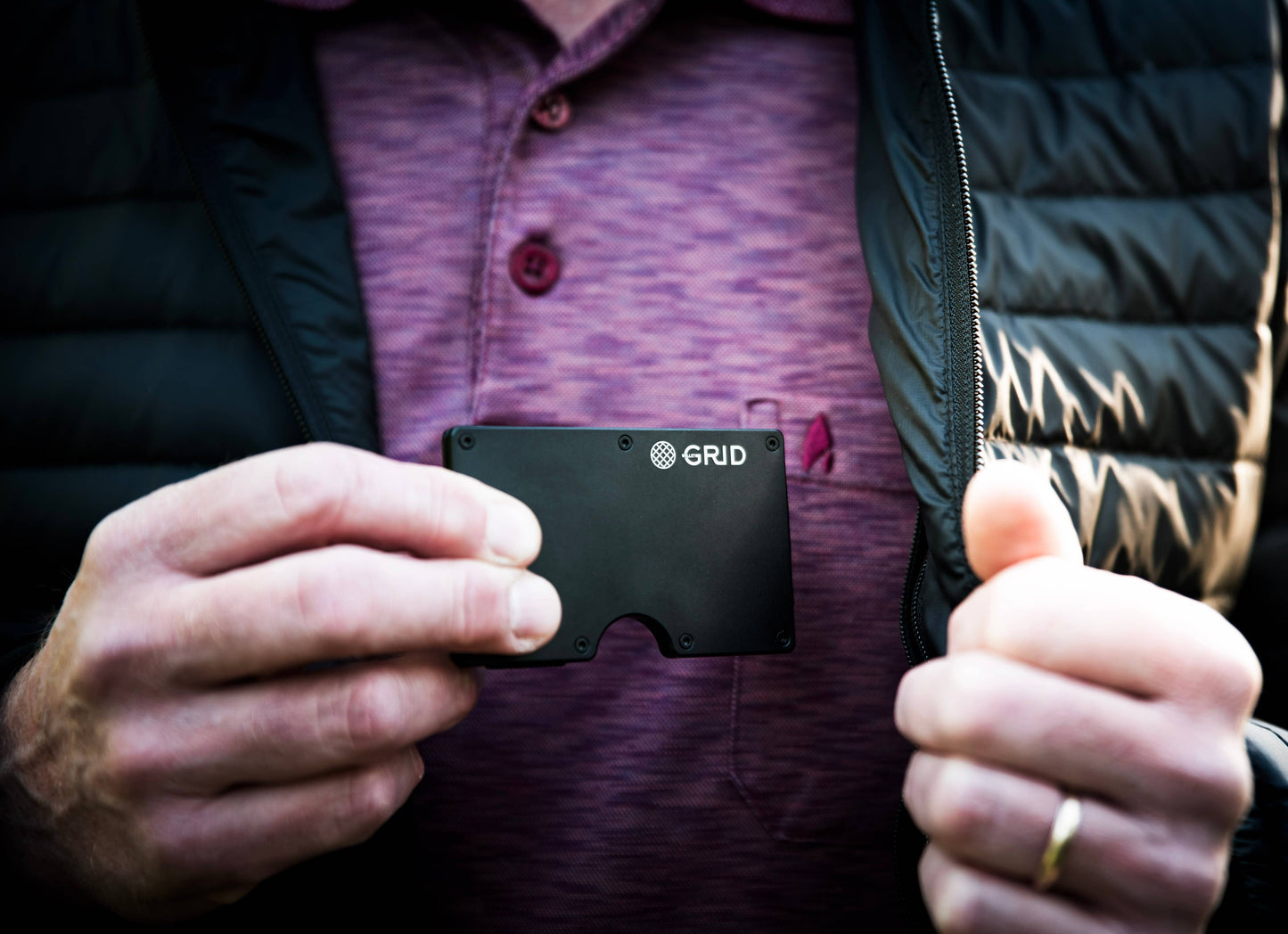 Grid Wallet // Black Aluminum: Black / Aluminum / 3.38"L x 2.12"W x 0.23"H