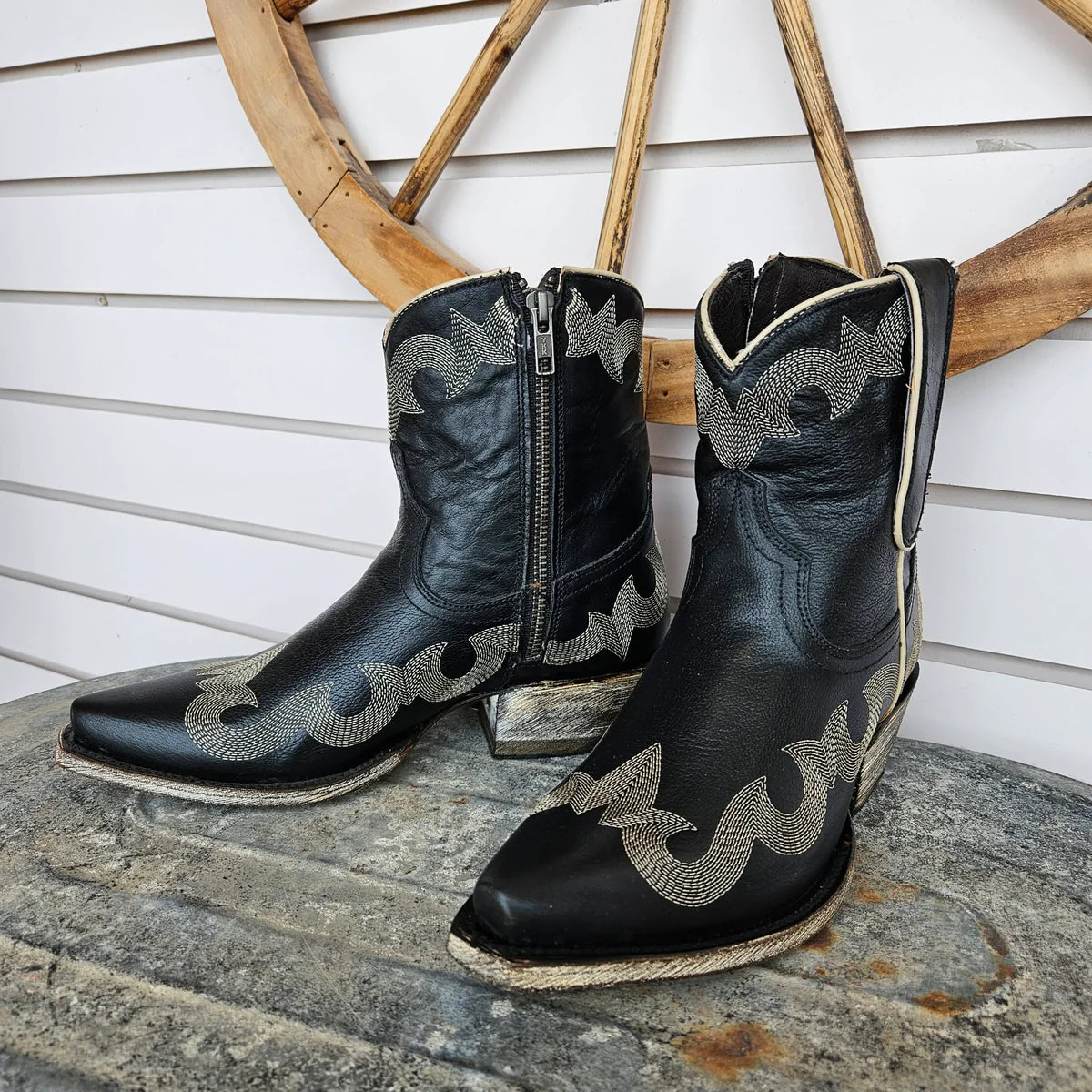 Caborca Silver Danny Leather Western Ankle Boot