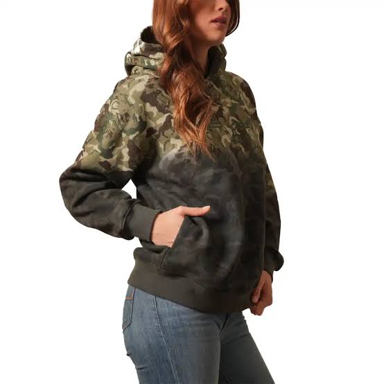KIMES RANCH Women’s Sloan Dip Die Hoodie – Camo