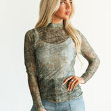 HUNTING WIVES CAMO MESH SHIRT