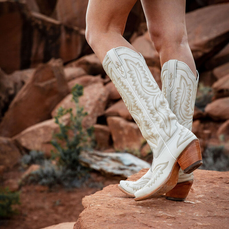 ARIAT WOMENS CASANOVA WESTERN BOOT (BLANCO)