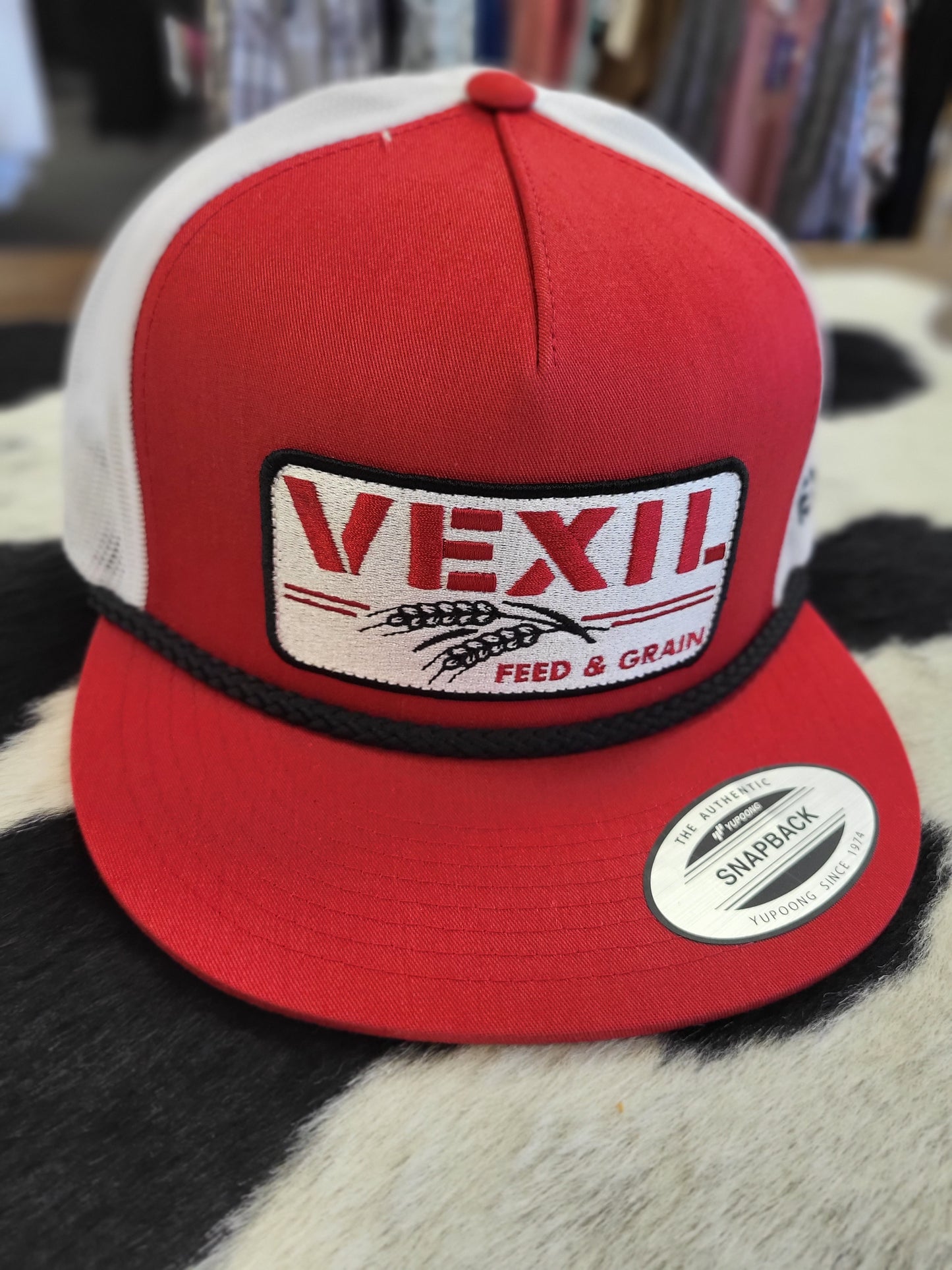 VEXIL FEED & GRAIN VARSITY RED/WHITE MESH HAT