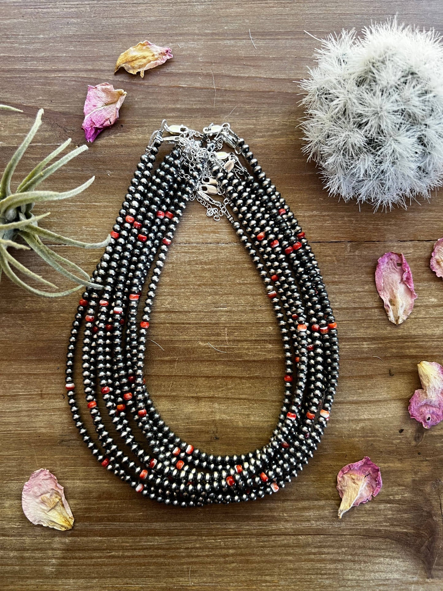 THE LEANN(4 mm Navajo pearl choker with spiny oyster)