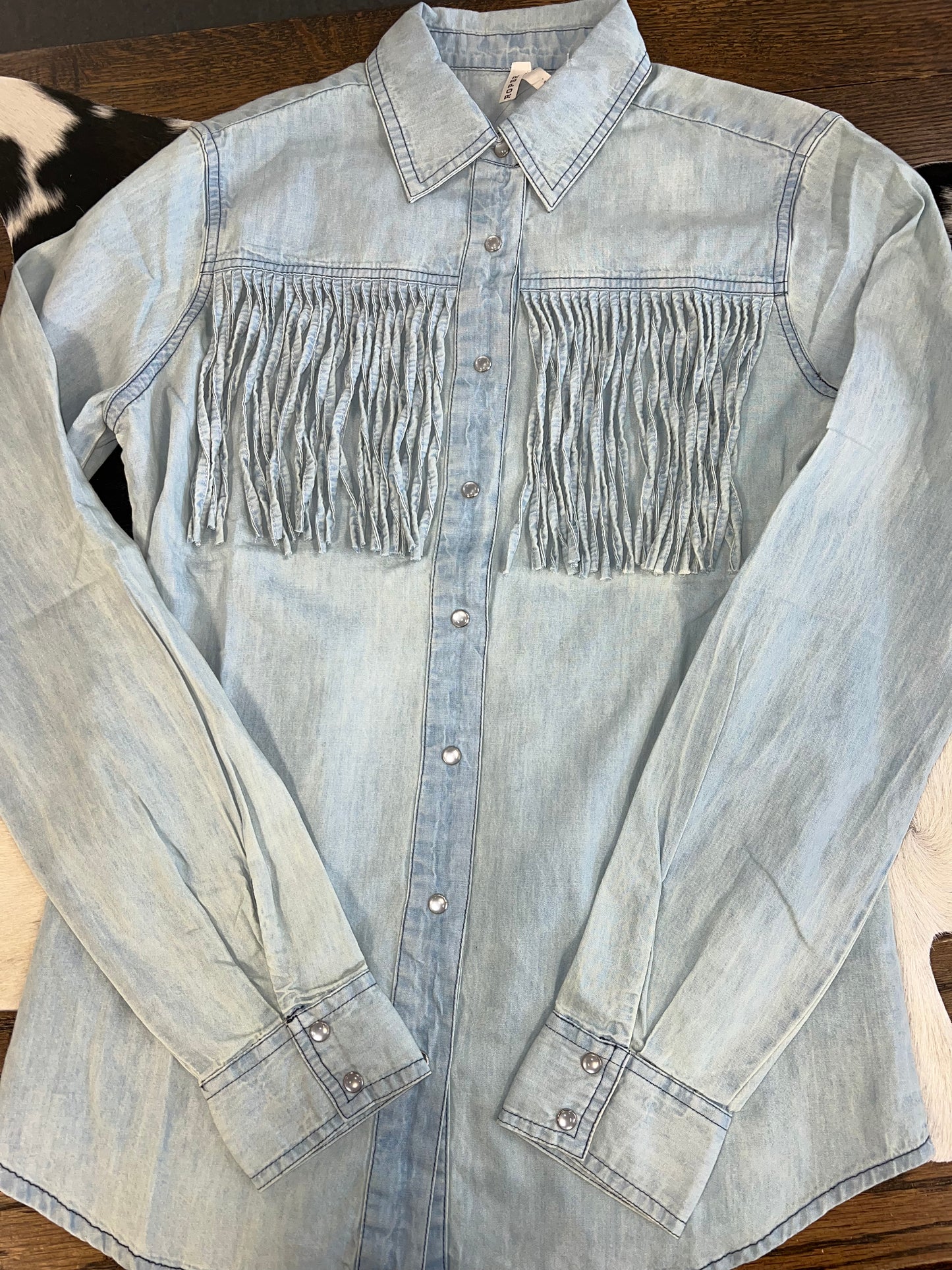 ROPER WOMEN'S DENIM FRINGE SHIRT